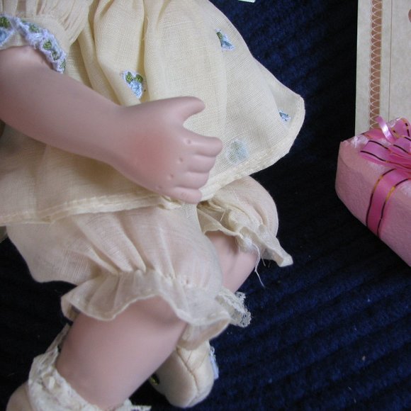 Sleeping Suzy Birthday Doll - Picture 4 of 6